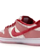 Nike SB Dunk Low StrangeLove Skateboards (Regular Box)