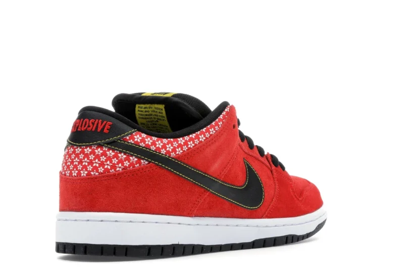 Nike SB Dunk Low Red Firecracker