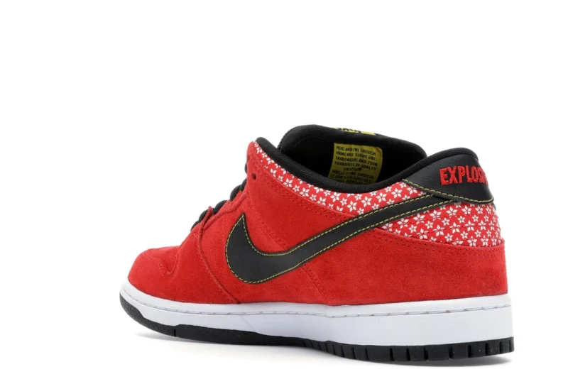 Nike SB Dunk Low Red Firecracker